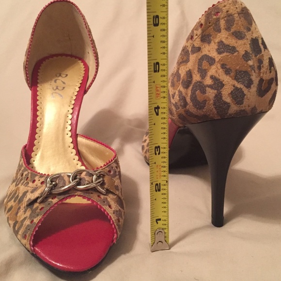 Leopard print BCBG heels - Picture 3 of 4